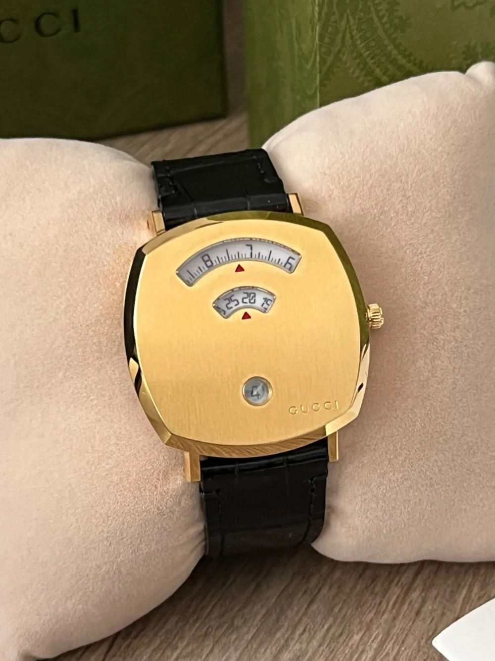 Gucci Grip YA157446 Yellow Gold PVD case 3 Window Stainless Steel Alligator Blac